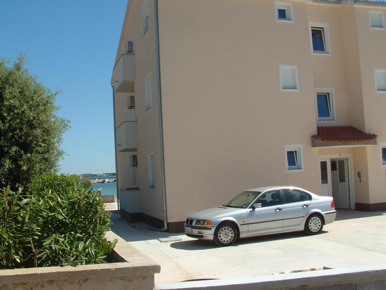 Beach Home Noemie Vir Exteriör bild